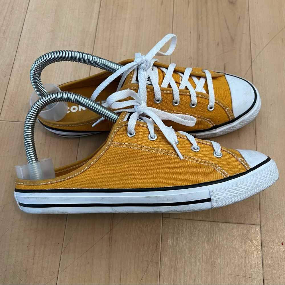 Converse Yellow and White Sneakers Vibrant Style - Picture 3 of 7